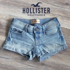 Hollister Short short size 00 Low rise denim shorts W 23 Light blue jeans